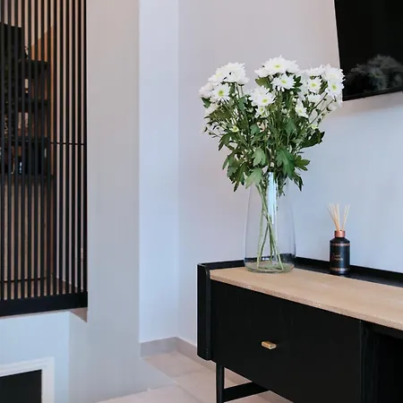 Gemelli Suite Design con Jacuzzi By HÔTEA * Roma
